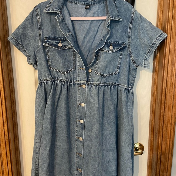 Plus size denim shirt dress - Picture 2 of 8